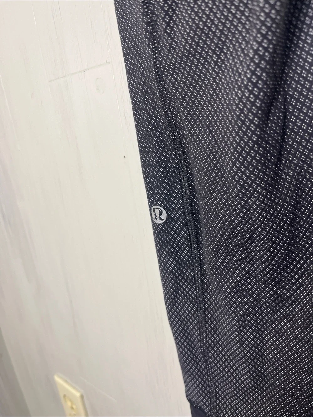 Lululemon En Route Crop Diamond Dot Black White Size 8